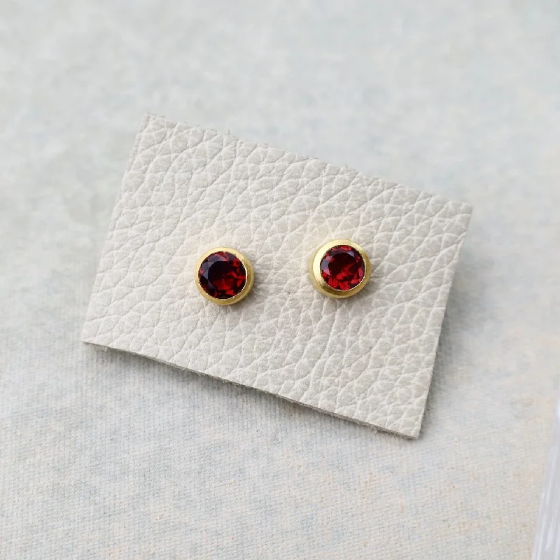 flower earrings for women-Garnet Stud Earrings