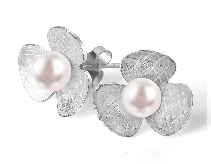 vintage earrings for women-Pearl Clover Earring