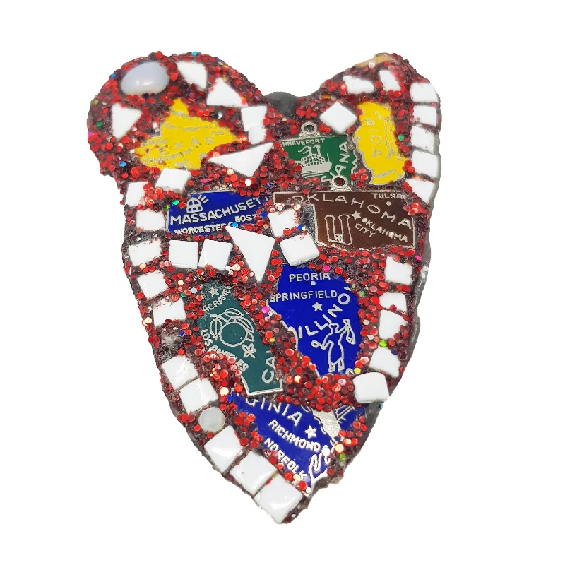 fashionable brooches for women-TRAVEL CHARMS HEART BROOCH - USA