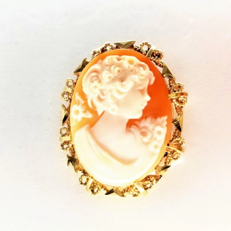 custom brooches for women-Yellow Gold Cameo Brooch