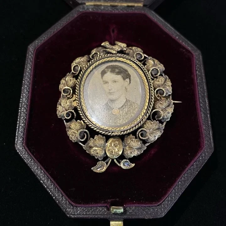 custom brooches for women-Australian Colonial Lamborn and Wagner Brooch