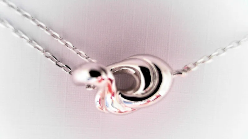 artistic necklaces for women-SILVER TWISTED WAVE MINI PENDA