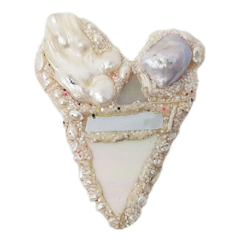 stylish brooches for women-PEARL HEART BROOCH